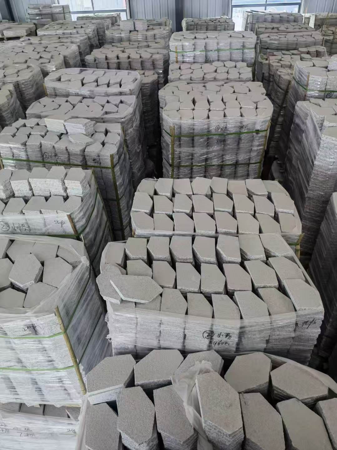 扬州芝麻白石材冰裂纹，碎拼。