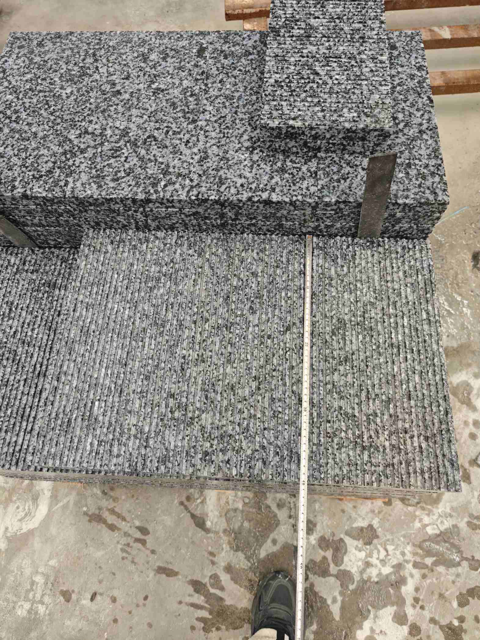 扬州芝麻黑拉丝面